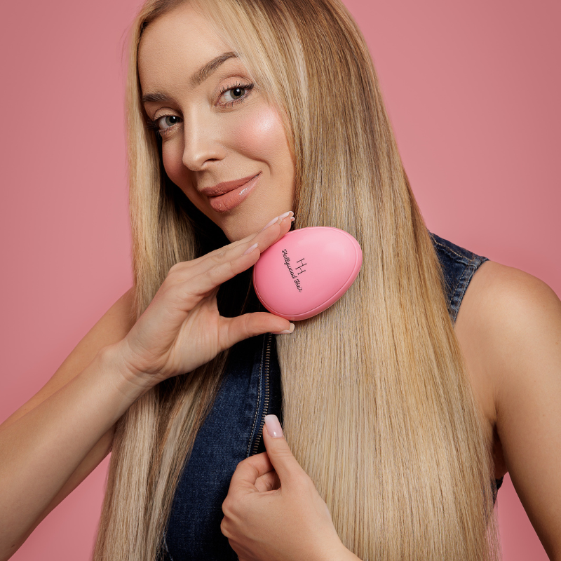 MINI BRUSH – A compact brush for your purse and everyday use