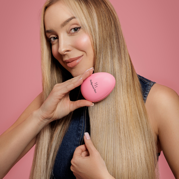 MINI BRUSH – A compact brush for your purse and everyday use